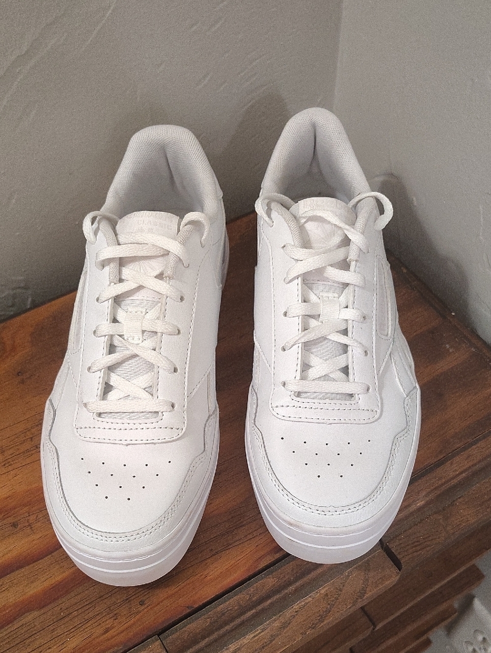 Reebok MemoryTech OrthoLite Club MEMT Bold Women’s Sneakers Size 7.5